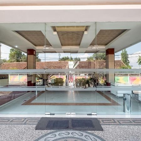 Oyo Flagship 3726 Tembok Batu Residence Tugu Exterior foto