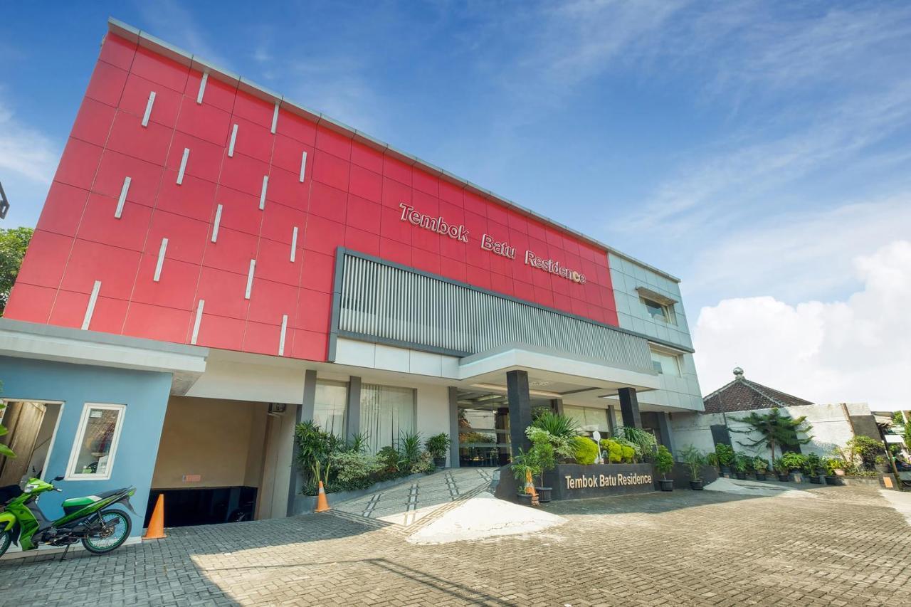 Oyo Flagship 3726 Tembok Batu Residence Tugu Exterior foto