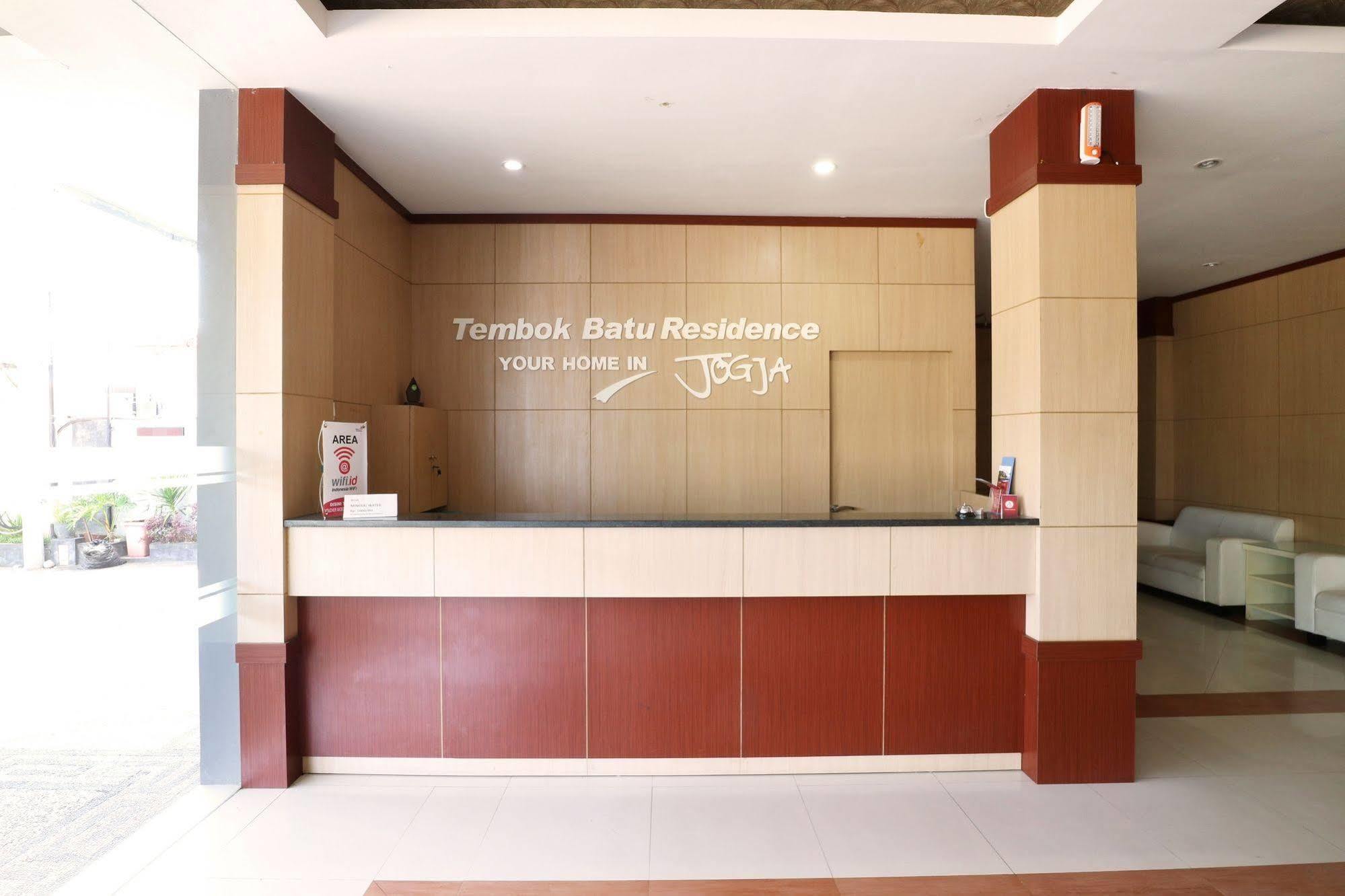 Oyo Flagship 3726 Tembok Batu Residence Tugu Exterior foto